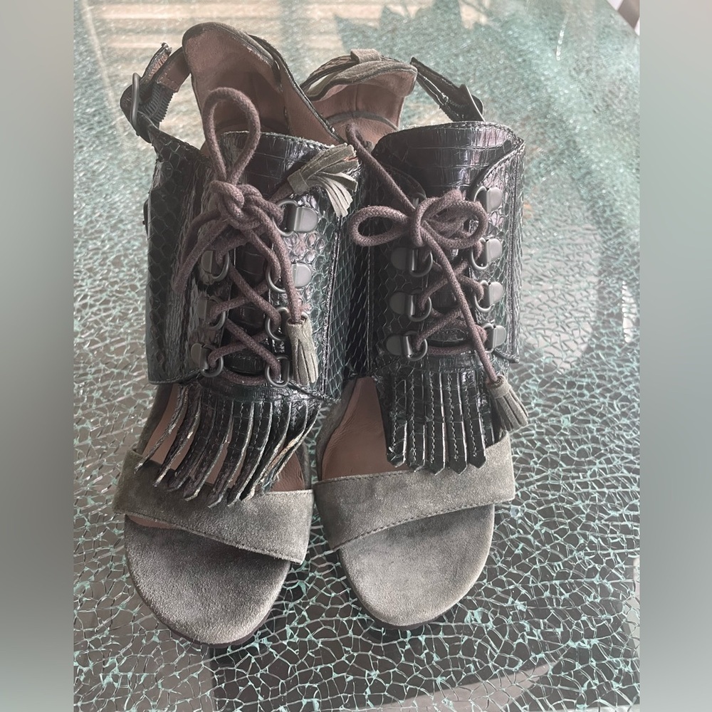 Donald Pliner‎ shoes 7.5 M